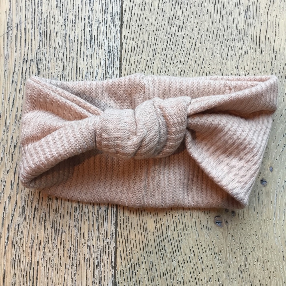 NWOT Eyee twist knot head wrap (1-3 years)